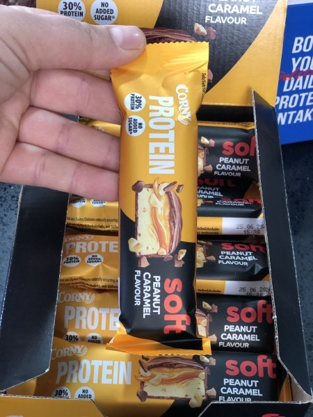 بروتين بار corny 30%بروتين  بالفول السوداني والكراميل بدون سكر مضاف 45غم