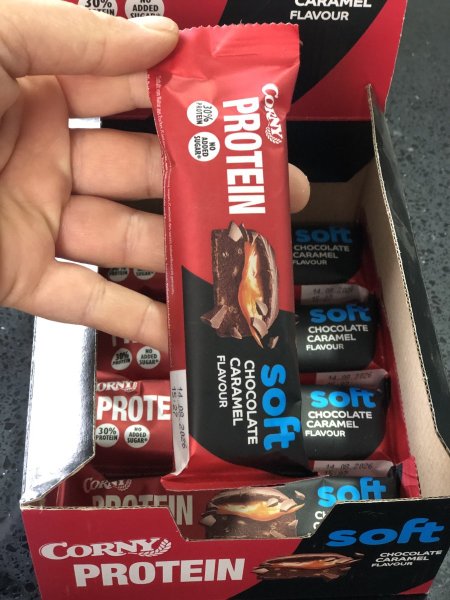 بروتين بار corny 30%بروتين  بالشوكلاته والكراميل بدون سكر مضاف 45غم