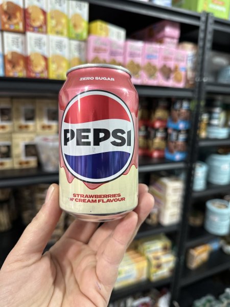 بيبسي بطعم الفراوله والكريما بدون سكر مضاف صفر سعرات حراريه