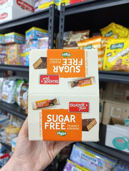 علبه ويفر sweet plus بكريمه الفستق والبرتقال مغطى بالشوكولاته بدون سكر مضاف