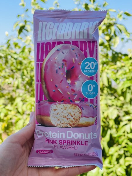 دونات ليجندريpink sprinkleبدون سكر 20غم بروتين ✨منخفض النشويات ✨خالي من الجلوتين62غم