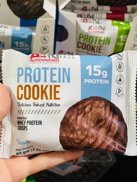 كوكيز عالي البروتين بالفانيلا خالي من الجلوتين وخالي من السكر المضاف والمواد الحافظة