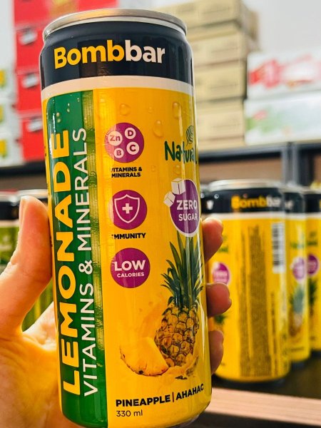 مشروب غازي بطعم الاناناس مدعم بالفيتامينات والمعادن 330مل