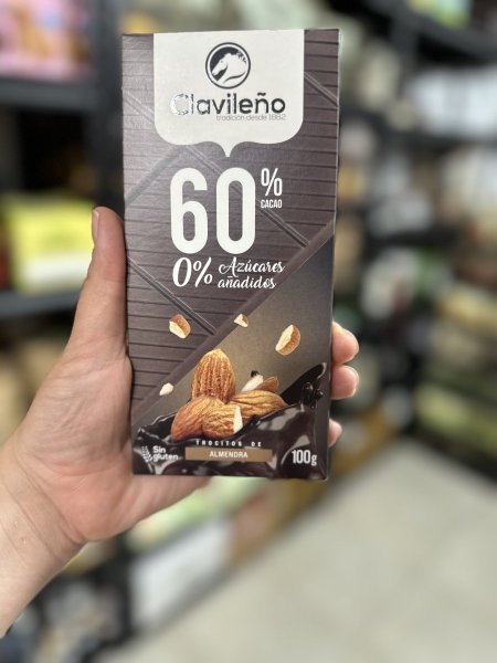 شوكلاته كلافينيلو دارك 60٪؜دارك بحشوه اللوز بدون سكر مضاف خالي من الجلوتين