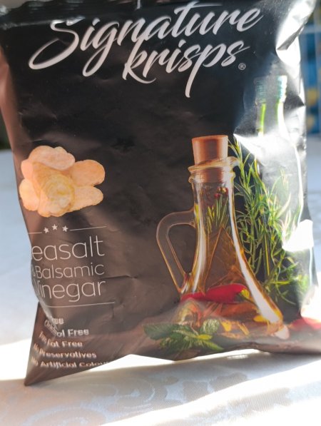 رقائق البطاطا مع خل البسملك والملح البحري