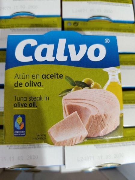 شرائح التونا بزيت الزيتون