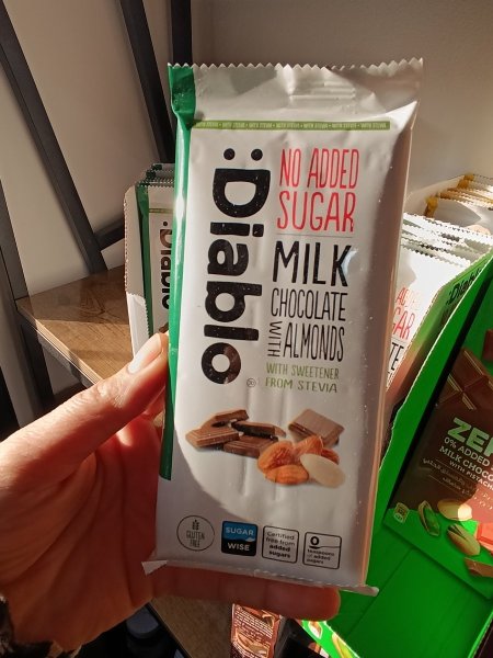 لوح شوكولاته ديابلو حليب باللوز بدون سكر 